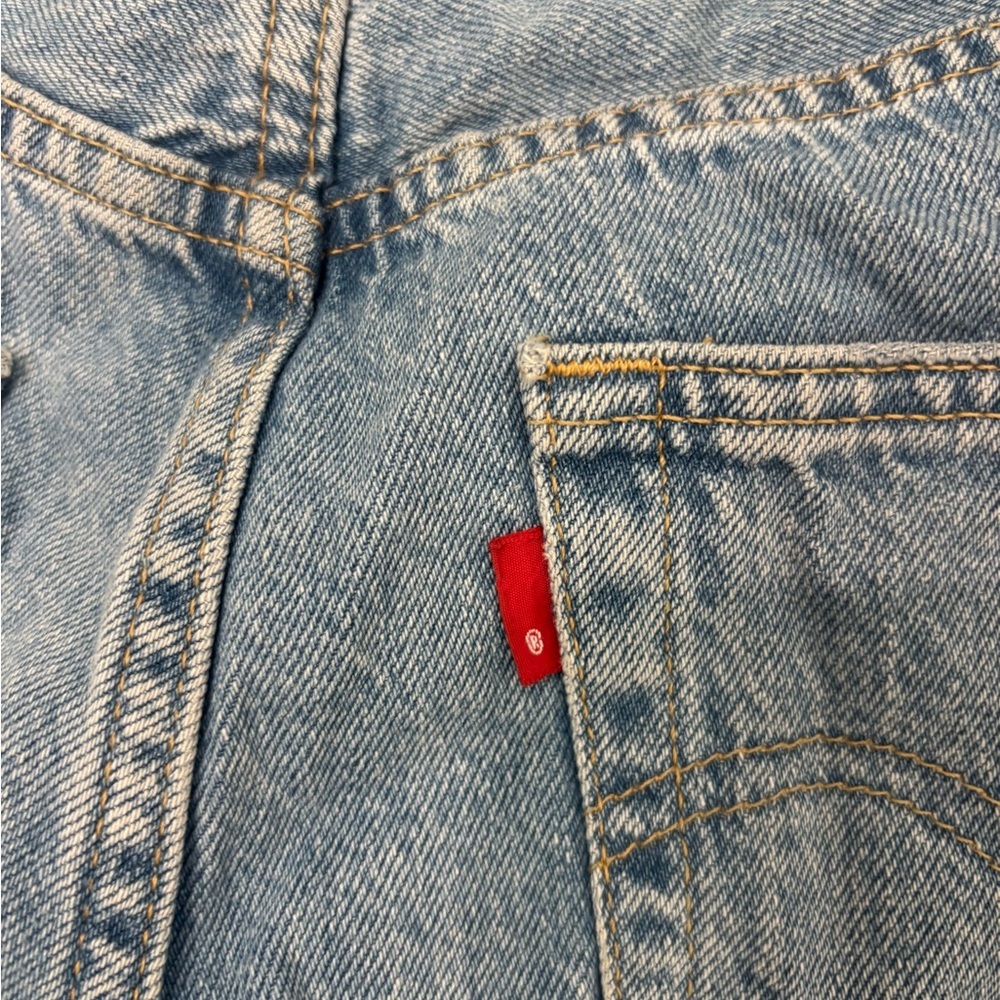 Levi’s Ribcage Denim Shorts - Picture 5 of 6